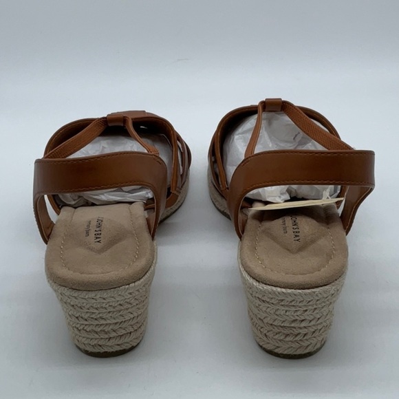 St. John’s Bay Lucy Cognac Wide - Picture 5 of 7